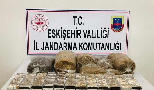 Eskişehir'de kaçak tütün ve cep telefonu operasyonu