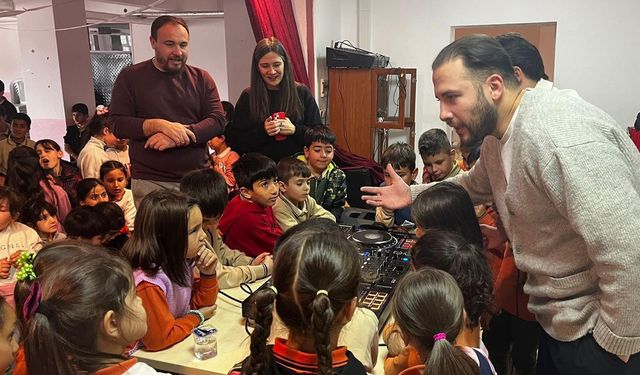 Eskişehir'de öğrenciler DJ ile buluştu