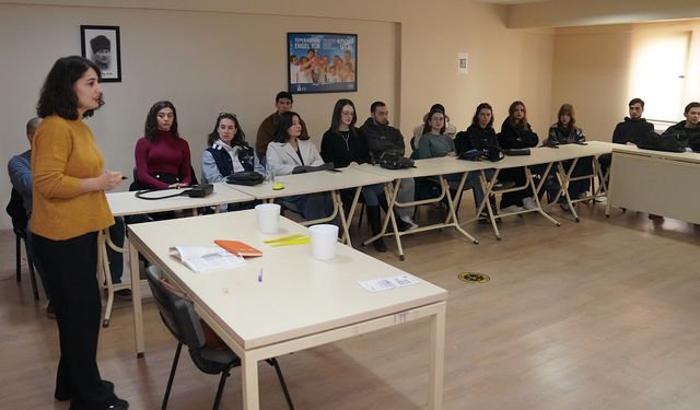 Gençlere çeşitli konularda atölyeler düzenlendi