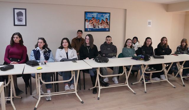 Gençleri bilgilendirme çalışmaları sürüyor