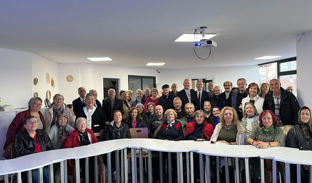 Kıdemli vatandaşların öğrenme yolculuğu devam ediyor