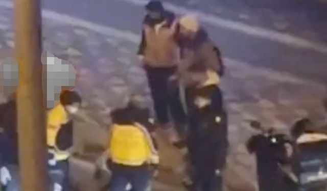 Motosikletten düşen kurye yaralandı