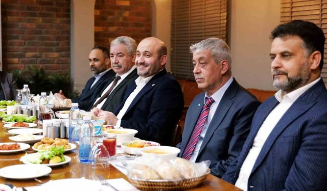 AK Parti Eskişehir İl Başkanı Albayrak'tan Demirspor'a moral yemeği