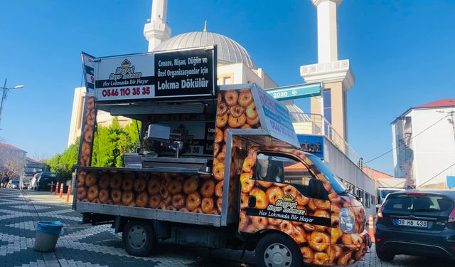 Kandil Gecelerinde Hayır Lokması Halka Dağıtılıyor