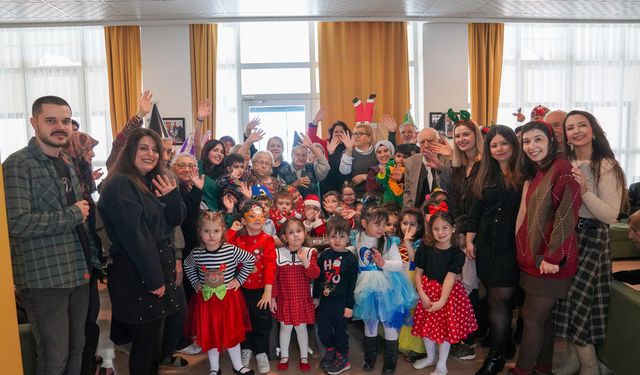 Deneyimli vatandaşlar yeni yılı miniklerle kutladı