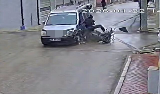 Eskişehir'deki kazada genç kurye ağır yaralandı