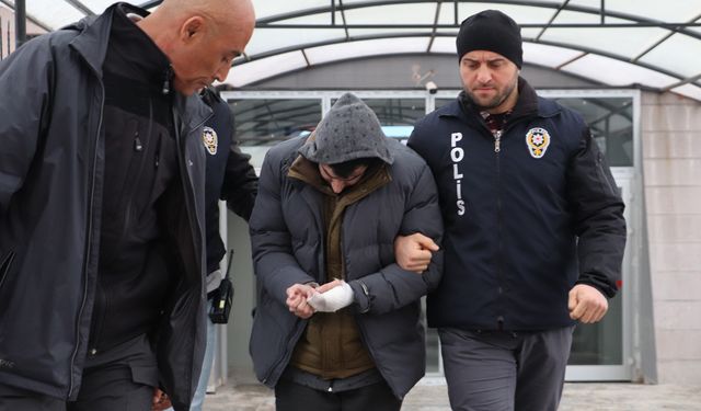 Üvey oğlu tarafından bıçaklanan adam hayatını kaybetti