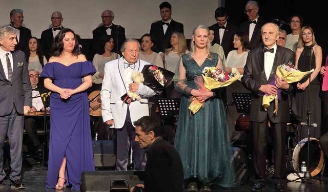 ESSİVDER Türk Sanat Müziği Korosu'ndan 'Sezon Ortası Konseri' yoğun ilgi gördü