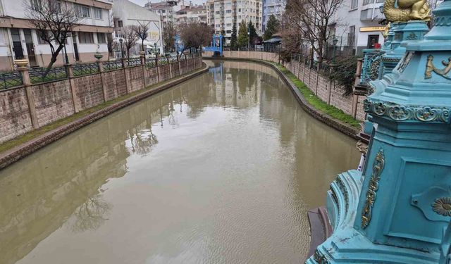 Porsuk Çayı rengi değişti
