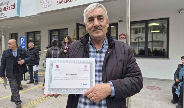 Yaklaşık 40 yıldır içtiği sigarayı 1 haftada bıraktı
