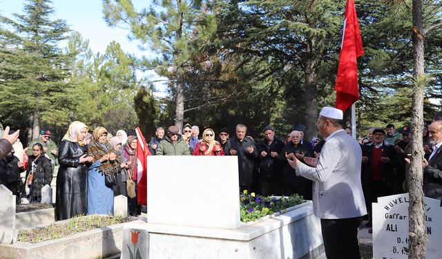 Büyükşehir şehitleri ve  vefat eden gazileri unutmadı