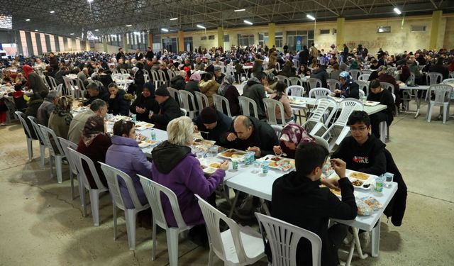 Odunpazarı’nda Ramazan sofraları dayanışmayla kuruluyor