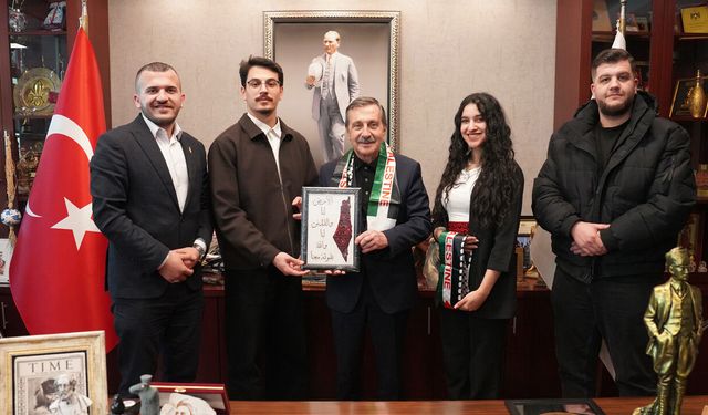 Başkan Ataç Filistinli Öğrencileri Ağırladı