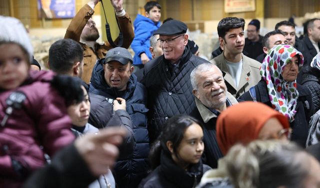 Başkan Kurt Emek Mahallesi’nde hemşehrileriyle iftar sofrasında buluştu