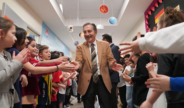 Bugünün öğrencileri yarının yöneticileri olacak