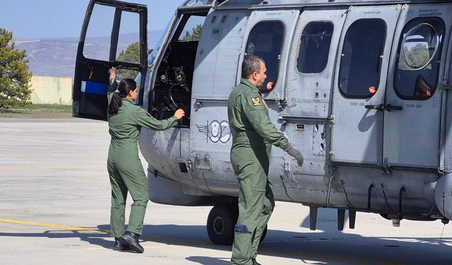 Eskişehir 1. Ana Jet Üs Komutanlığı'nda görevli Mehmetçik bayramda da görev başında