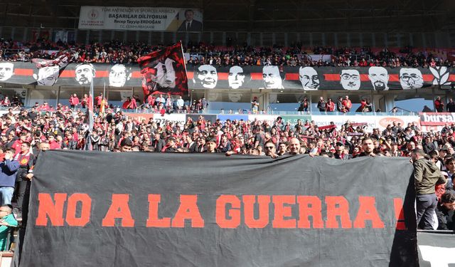 Eskişehirspor tribünlerinden, İspanya'ya selam