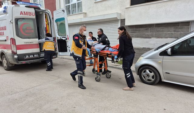 Evinde düşerek yaralanan yaşlı kadın dakikalarca yardım bekledi