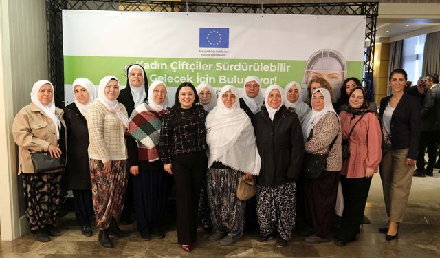 Kadın çiftçiler sürdürülebilir gelecek için bir araya geldi