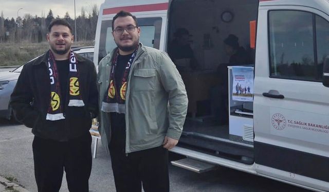 Mobil sigara bıraktırma aracı taraftarla buluştu