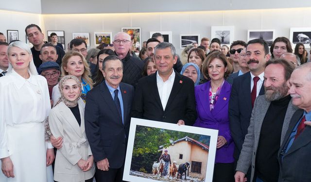 Tepebaşı’nda 8 Mart Sergisine Özgür Özel Damgası