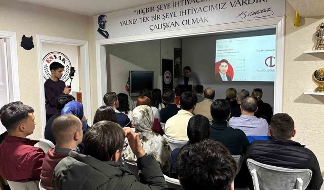 Eskişehir ESVAK'ta 'Rusya Müslümanları' konferansı
