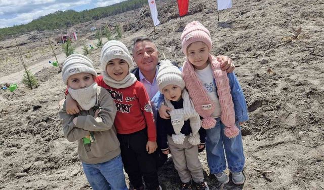 'Yüz Çocuk Bin Fidan' adlı ağaç dikme etkinliğinde 1000 fidan dikildi