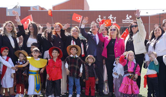 Çocuklar bayramını tepebaşı’nda kutladı