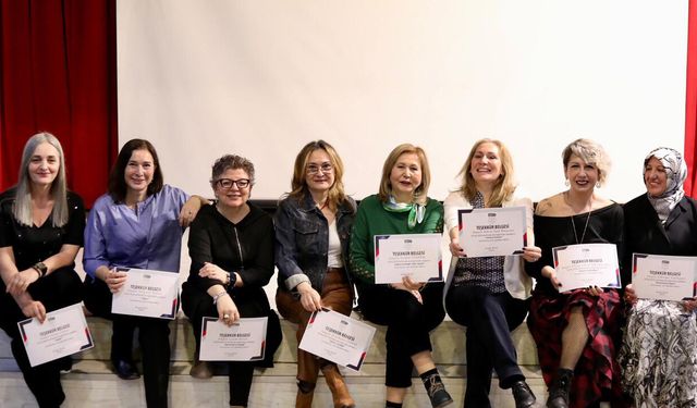 EFSAD’lı Kadın Fotoğrafçılardan “Görünenin Ötesi” Projesi