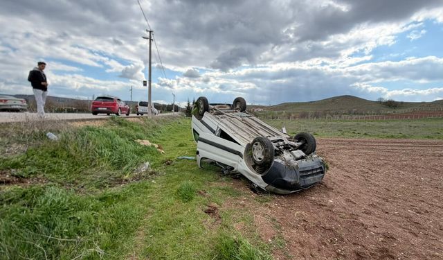 Eskişehir'de savrulan araç takla attı: 2 hafif yaralı