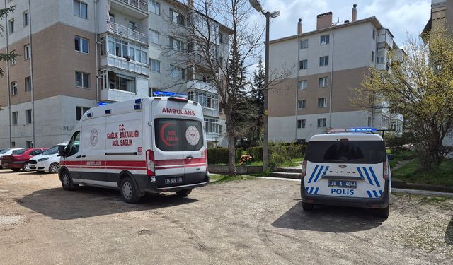 Evinde temizlik yaparken düştü