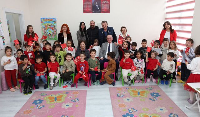 Miniklerden sürpriz, büyüklere örnek buluşma