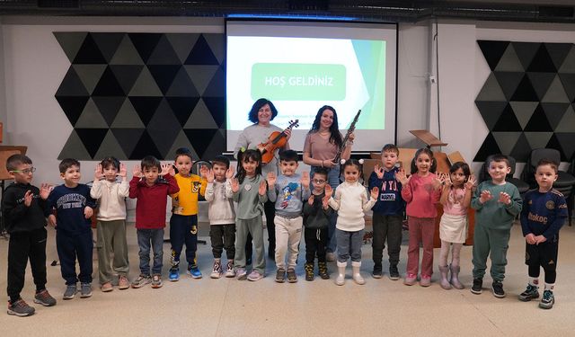 Müziği sevdiren merkezde enstrümanları tanıyorlar