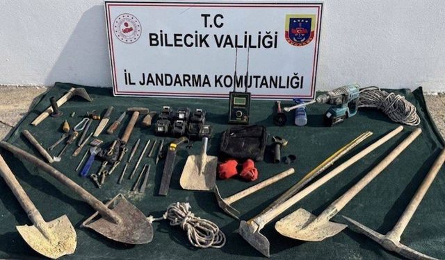 Bilecik'te kaçak kazı yapan 5 kişi suçüstü yakalandı