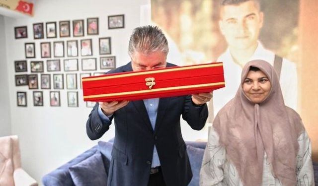 Vali Erdinç Yılmaz, Şehit Recep Çetin'in ailesine bayram ziyaretinde bulundu