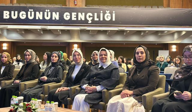 Ayşen Gürcan, gençlerle Meclis Simülasyonu’nda buluştu