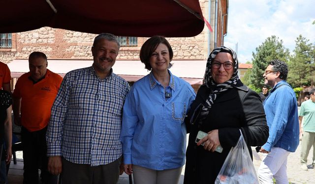 Başkan Ünlüce’den Odunpazarı Esnafına Bayram Ziyareti