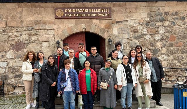 Engelsiz Kültür ve Sanat Merkezi öğrencileri Müzeler Haftası’nda tarih ve sanatla buluştu