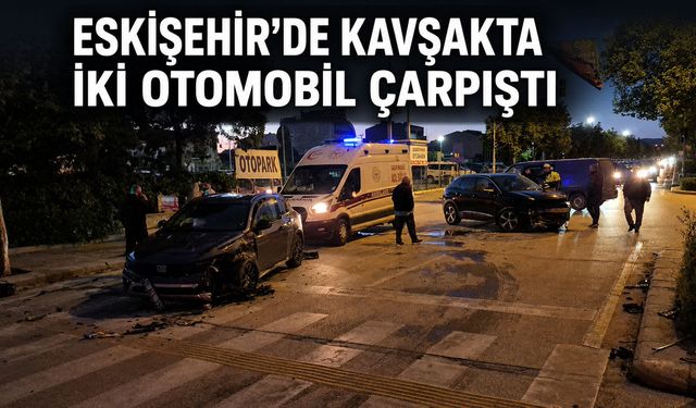 Eskişehir'de feci kaza: Araçlar kullanılamaz hale geldi