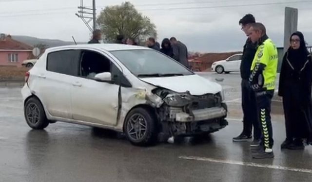 Eskişehir'de iki otomobil çarpıştı: 1 yaralı