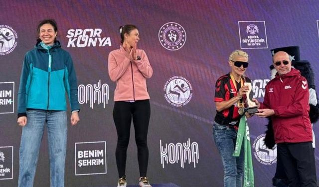 Konya Yarı Maratonu’nda Eskişehir Rüzgarı: Bahar Sezer Kürsüde!