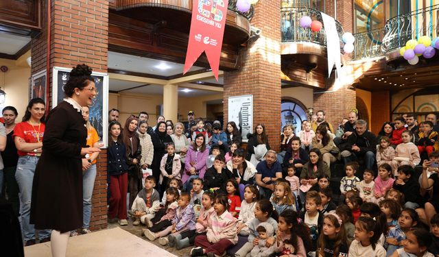 Kukla tiyatroları festivali coşkusu sürüyor