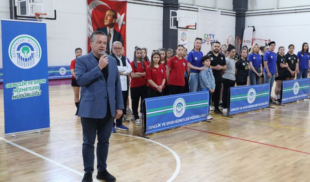 Odunpazarı’nda Genç Kızlar Hentbol Turnuvası coşkusu