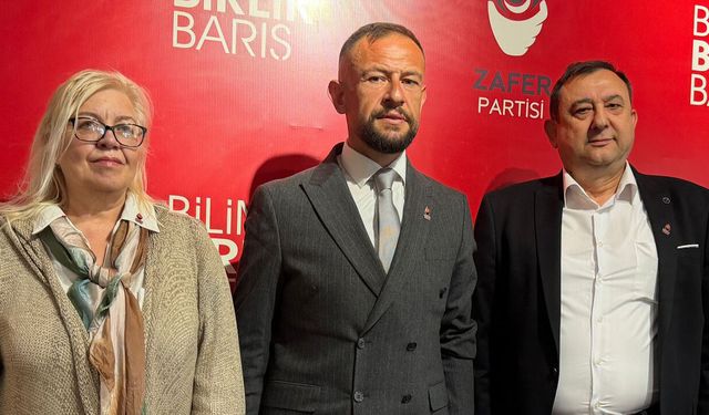 Öztürk ve Ayas Zafer Partisi'ne katıldı