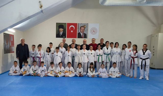 Porsuk Spor Salonu’nda taekwondo kuşak heyecanı