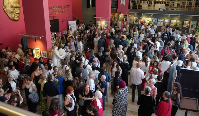 Esmek’in 25. yıl coşkusu “yansımalar” sergisiyle taçlandı