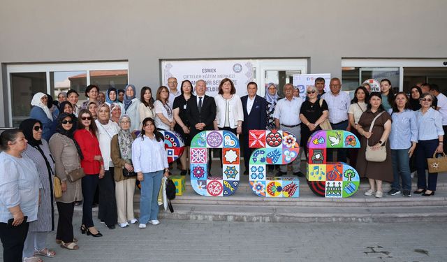 Esmek'in "yansımalar" sergisi kırsal ilçelerde sanatseverlerle buluşuyor