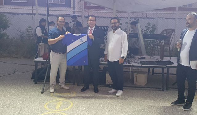 MHP teşkilatı Sütlücespor'un şampiyonluk coşkusuna ortak oldu