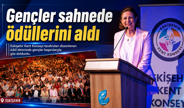 Tiyatro Şenliği’nde ödül coşkusu