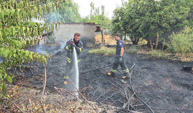 Ağzından düşürdüğü sigara bahçeyi yaktı